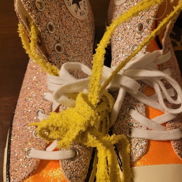 Converse High Top with Glitter Finish - Picture 3 of 4